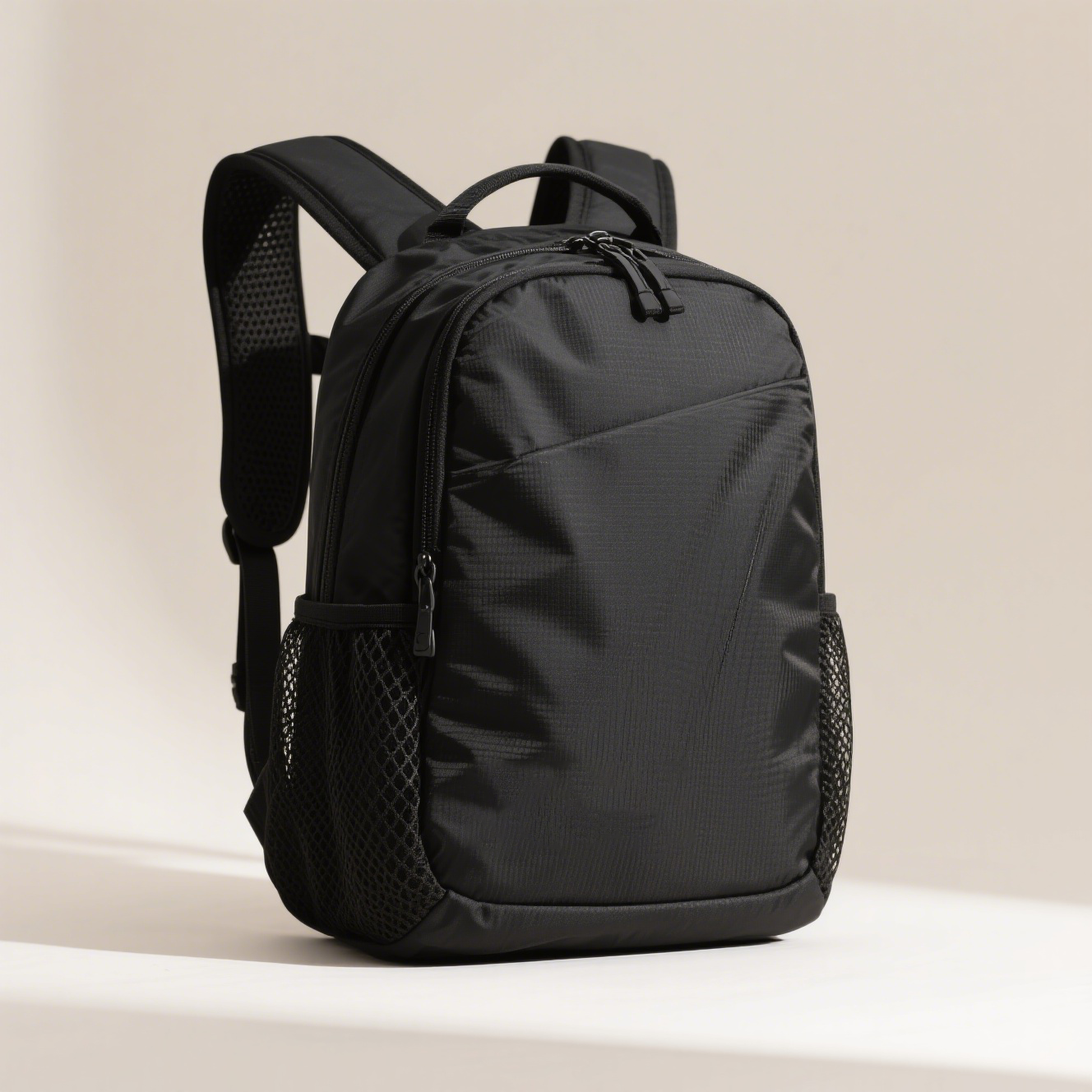 Základní voděodolný nylonový batoh pro venkovní použití