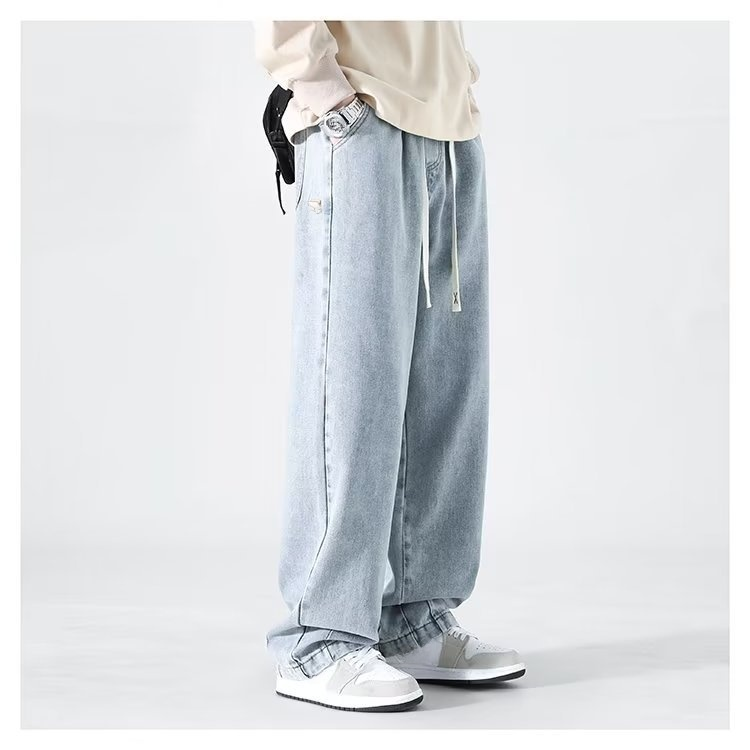 ルーズストレートシルエットのワイドパンツ