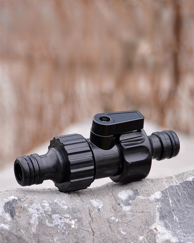 Water hose fittings butt connector