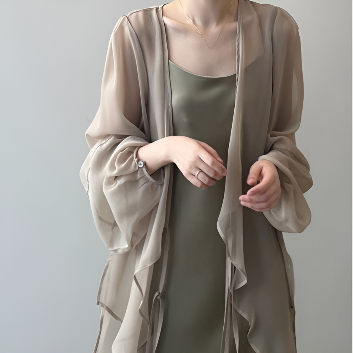 新しい中国風の日焼け止め服カーディガン、アイスシルクトップ、個性的な高級日焼け止め服デザイン、ニッチな日焼け止め服、通気性のあるファッションアウターウェア、小さなカーディガン