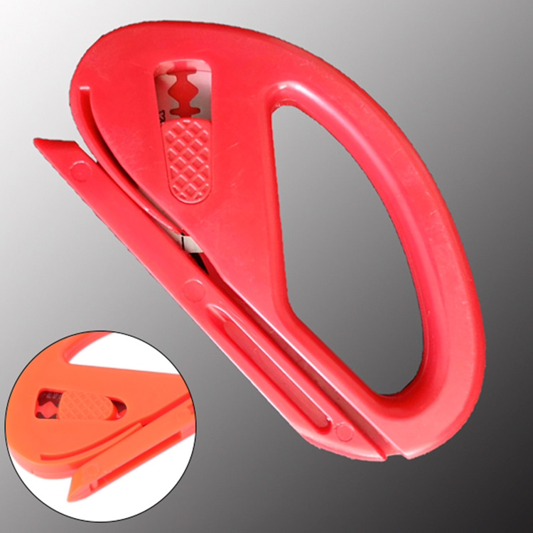 Multifunkční přenosný řezný nástroj