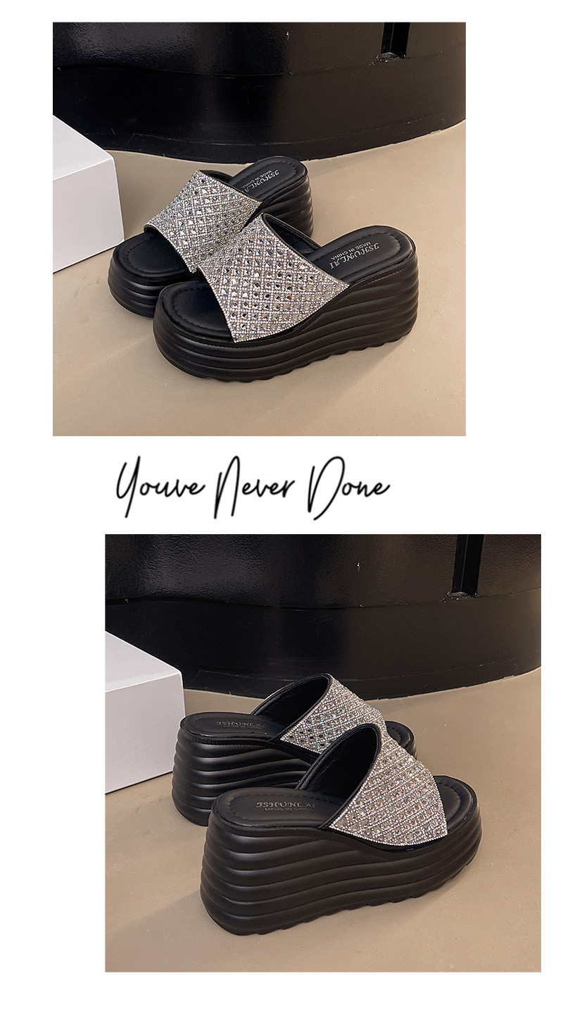 トレンド感あふれるレディースサンダル2025年新作