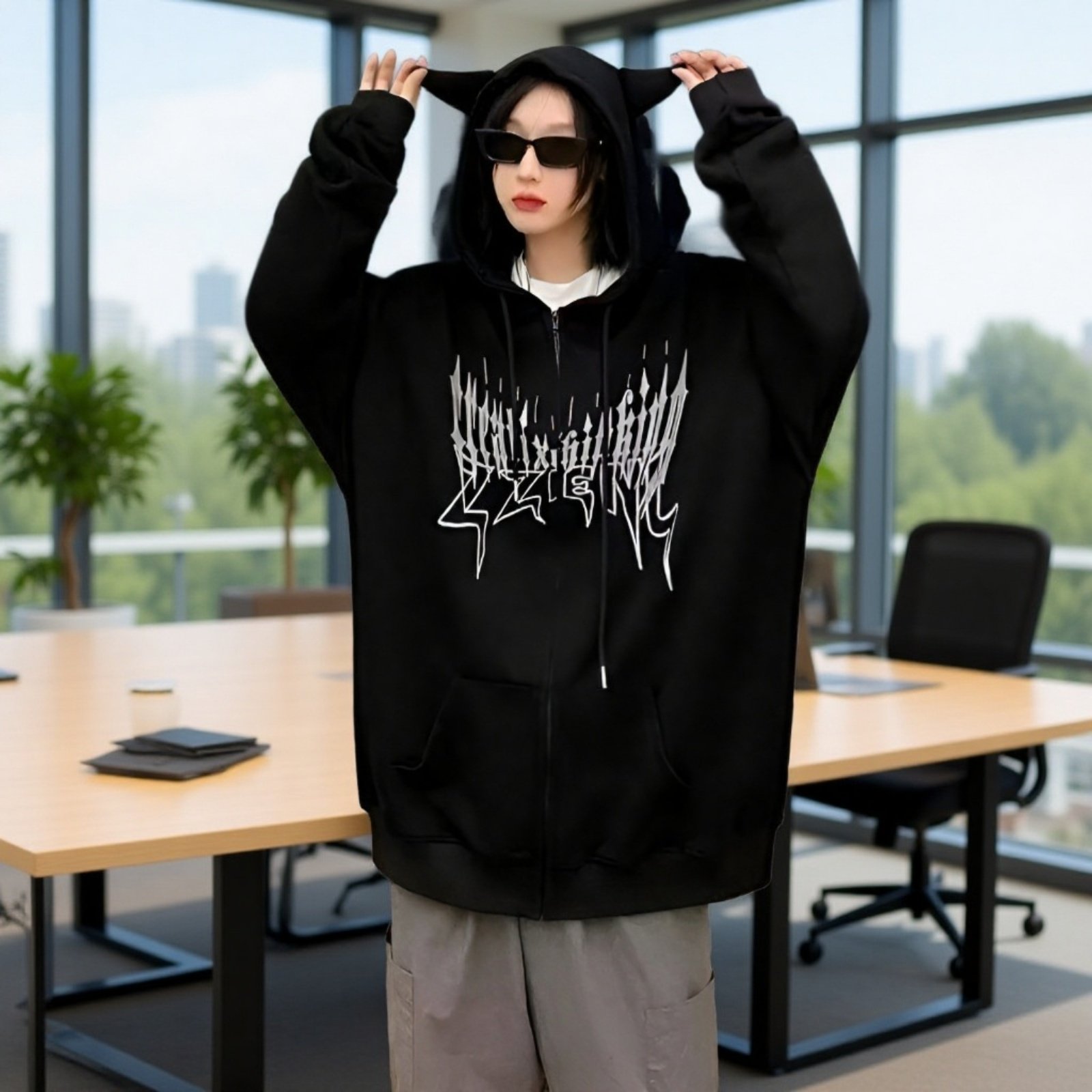 春秋用ゆったりパーカー　英字プリントカジュアルジャケット