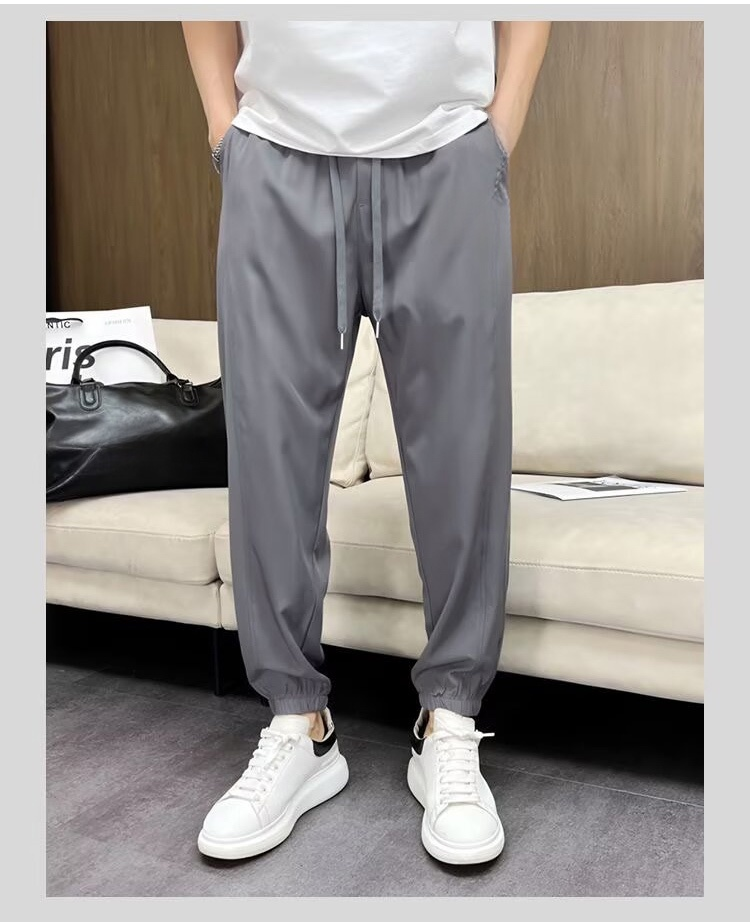 カジュアルファッションに合うジョガーパンツ