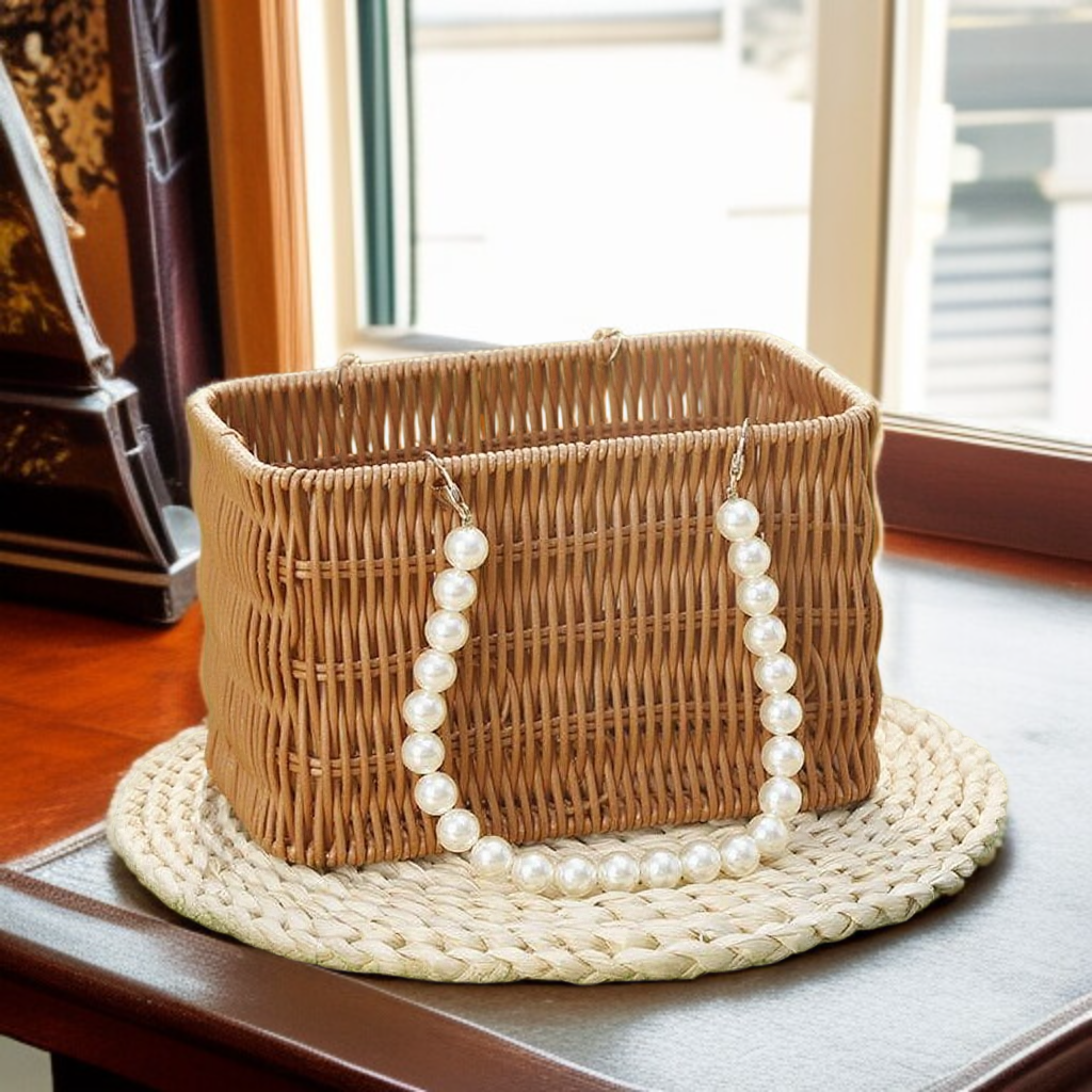寝室で使えるおしゃれな籐編みバスケット