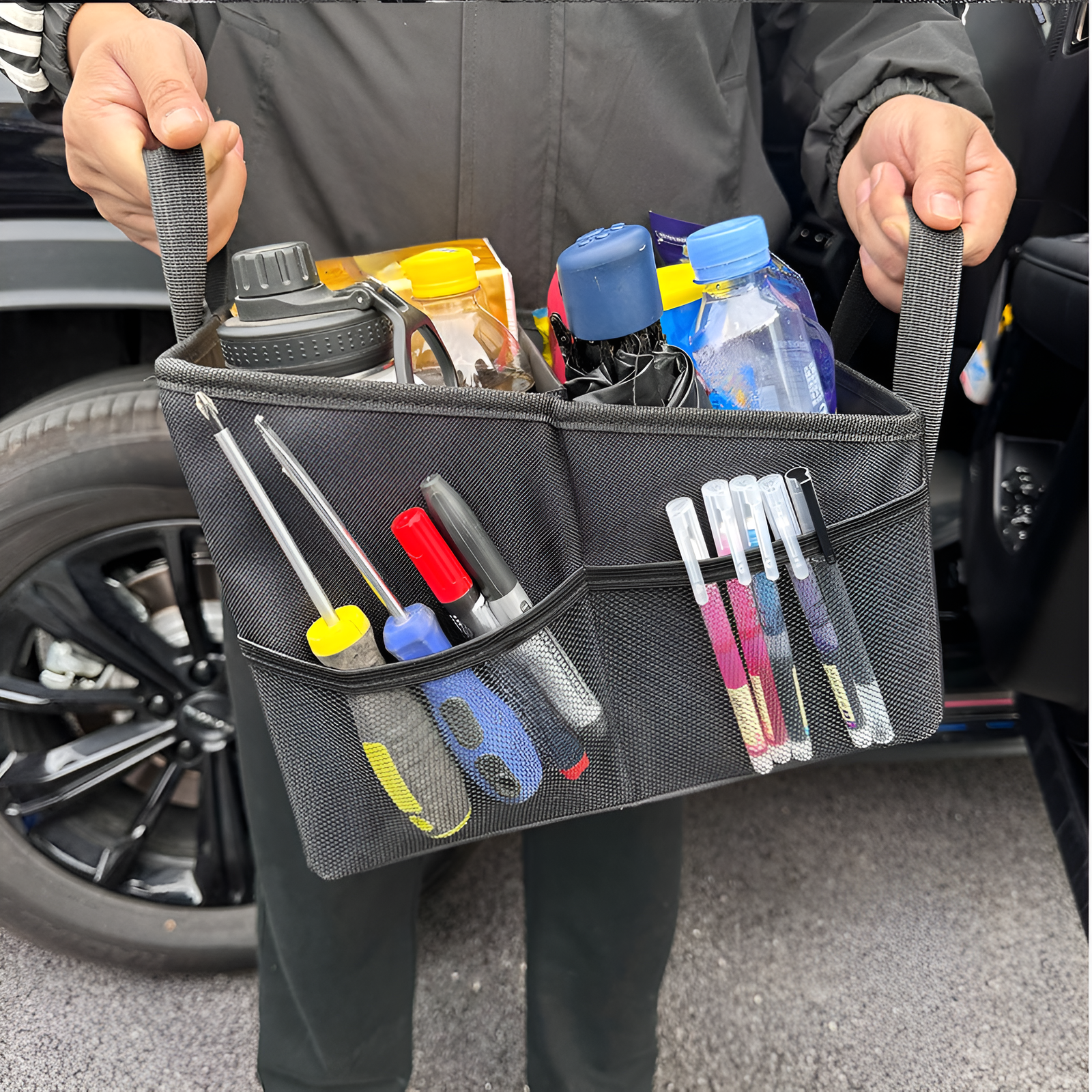 多機能ツールボックスの収納力を示す画像