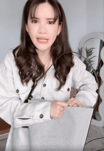翻译件-韩版休闲大容量包包女新款撞色时尚托特包简约单肩包-1119819_12.gif