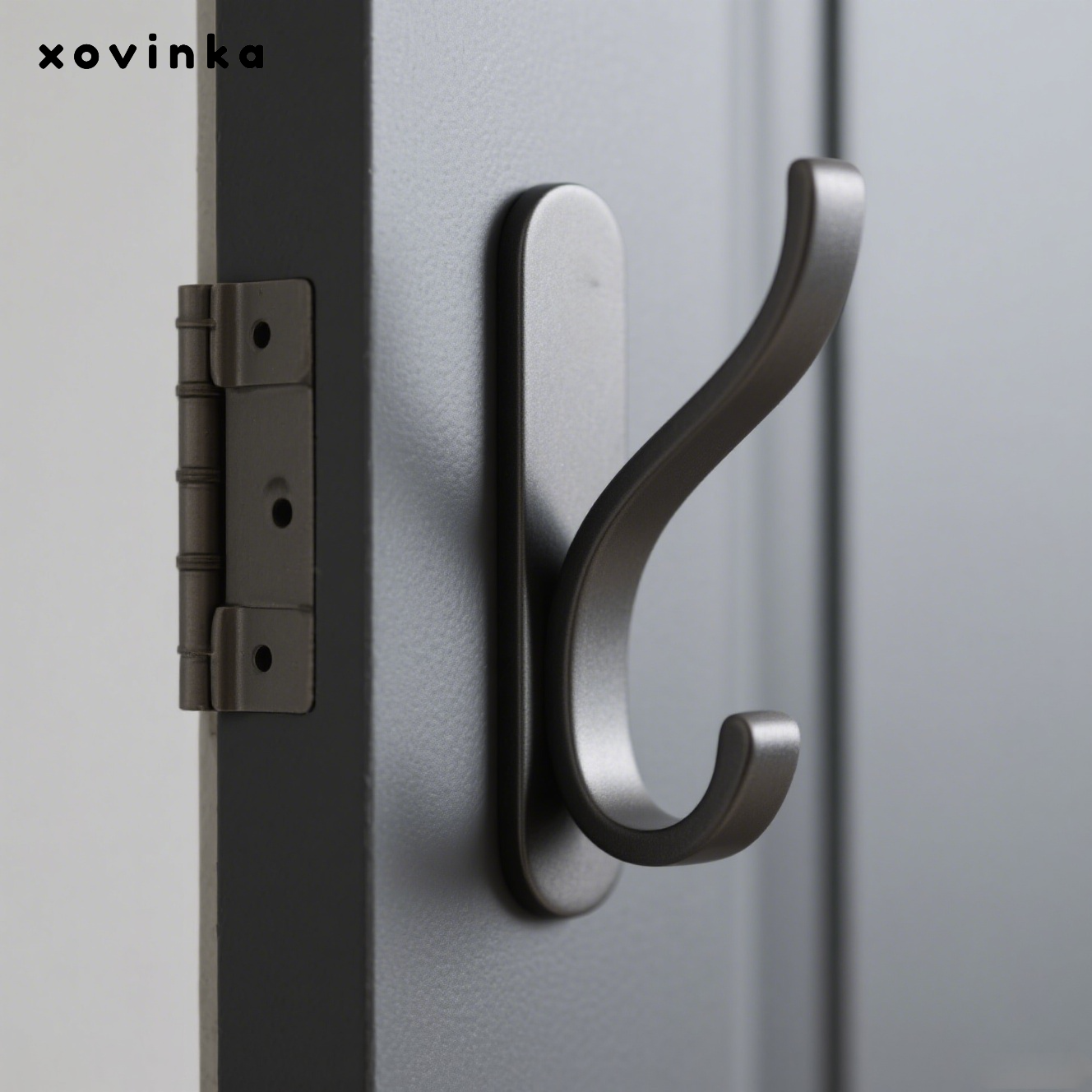 자국이나 펀칭이 없는 강력한 접착력의 옷걸이