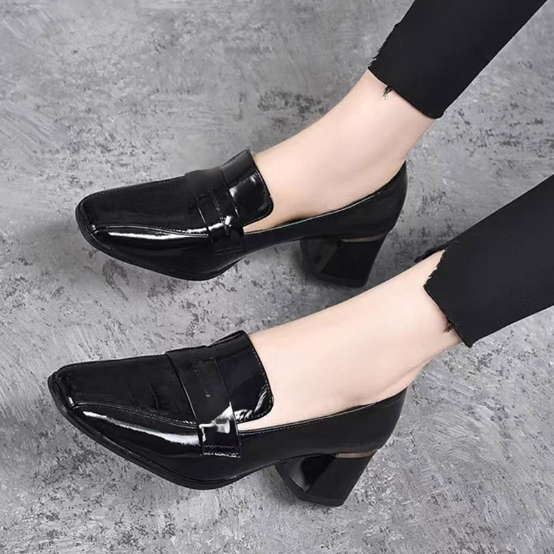 Stylische Loafer aus Lackleder