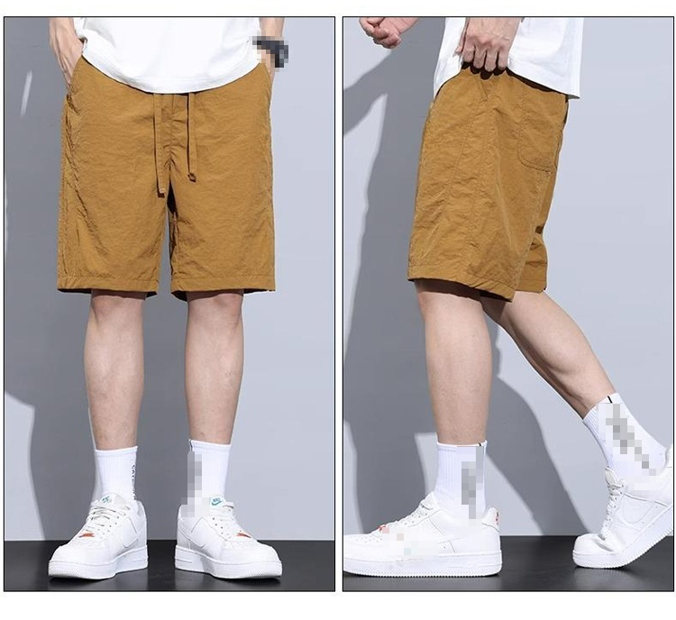 남성용 반바지 소재 클로즈업