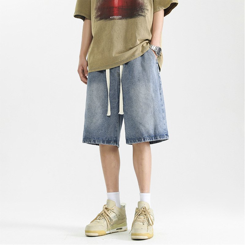 ストレートのゆったりとした男性用カジュアルパンツです