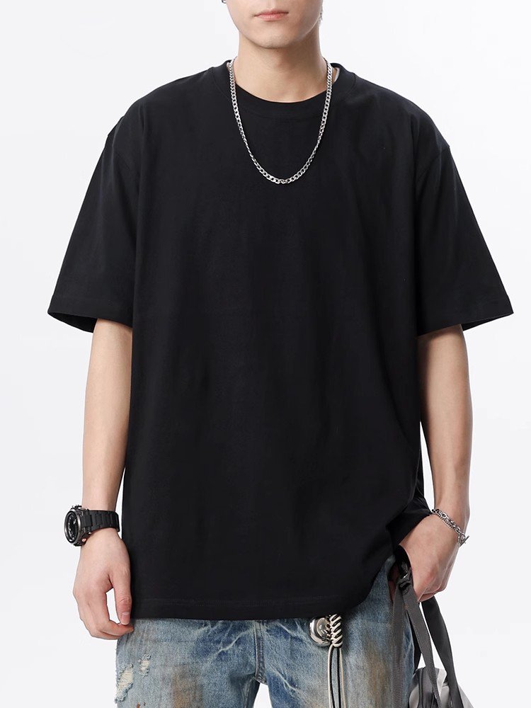 ゆったりとした無地の丸襟半袖の男性用タイツです