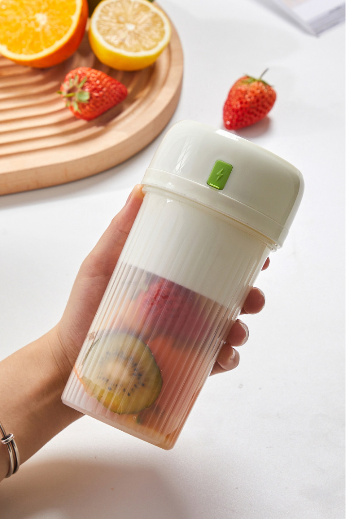 야외 활동에 최적화된 무선 착즙컵