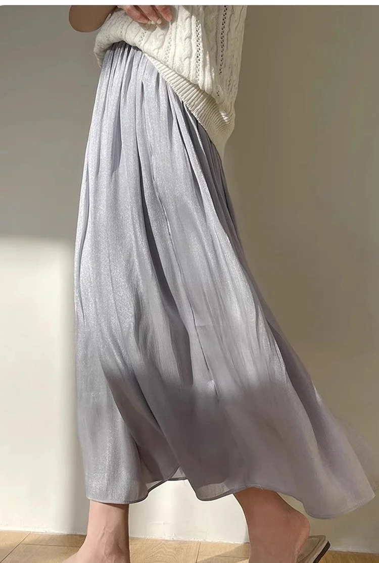 春夏秋冬着回しできるツヤ感プリーツスカート