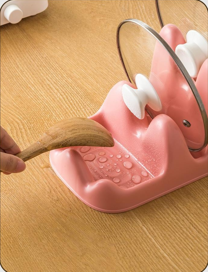 Jednoduchá instalace kuchyňského organizéru na pokličky