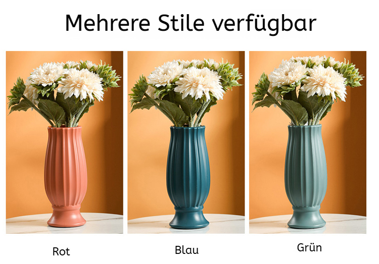 Imitation Keramikvase mit frischen Blumen dekoriert