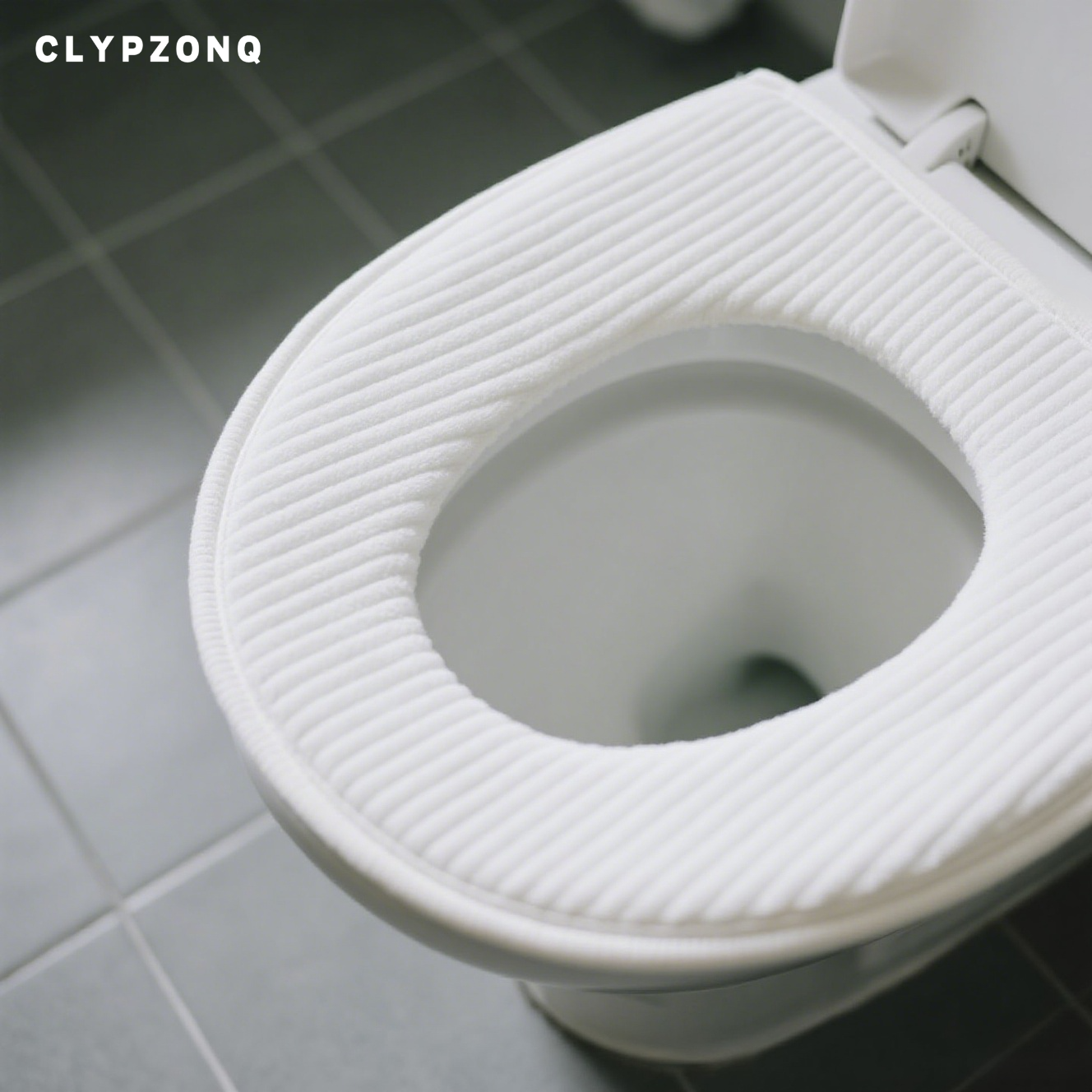 手で簡単に氷を取り出すシリコンスクエア型