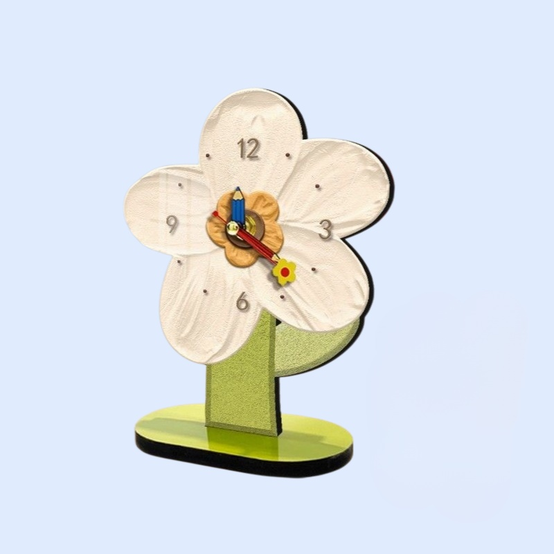 シンプルでモダンな卓上時計