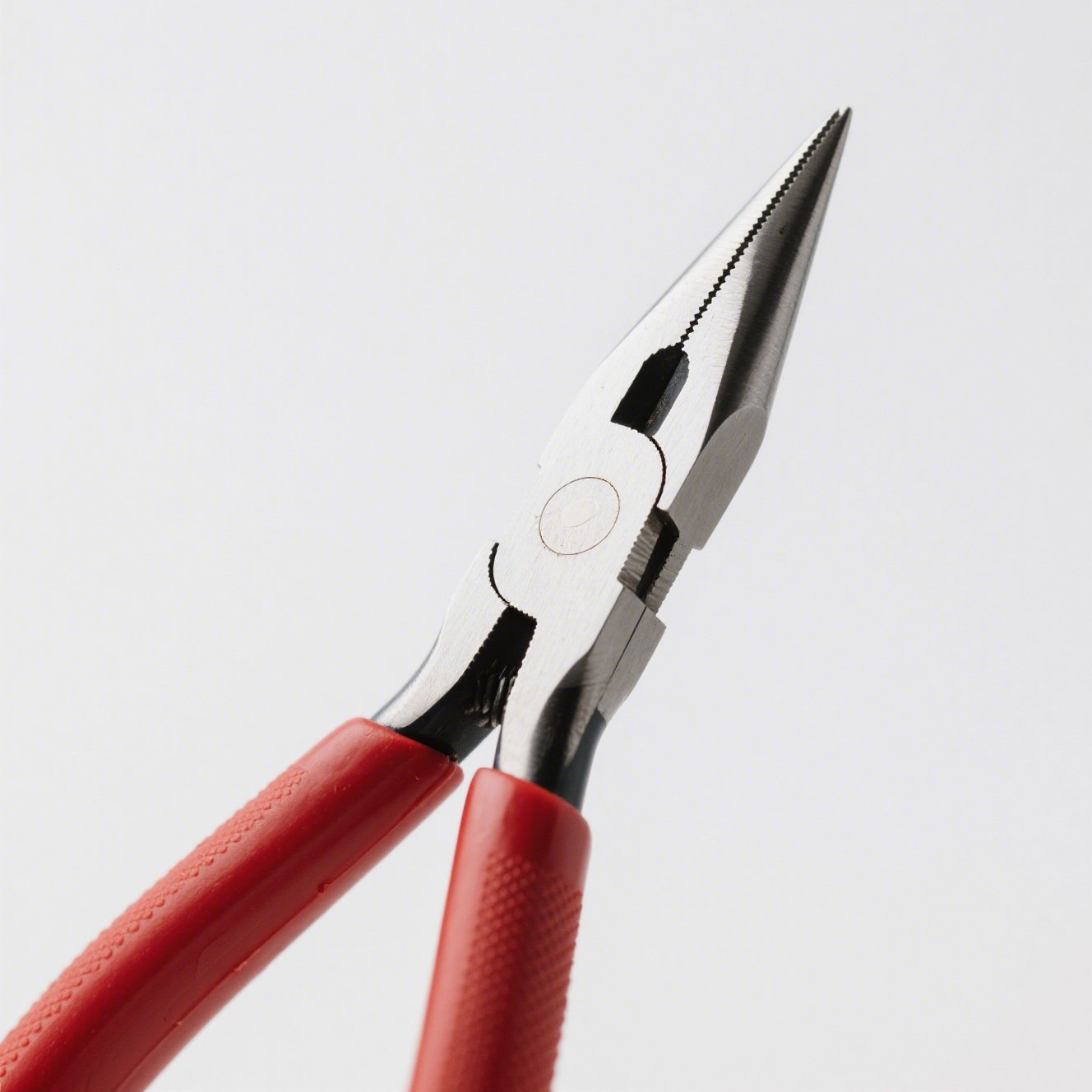 Oranžové štípací kleště s ergonomickou rukojetí