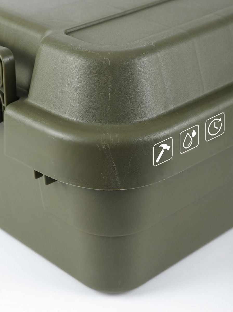 工具やアウトドア用品を収納した様子