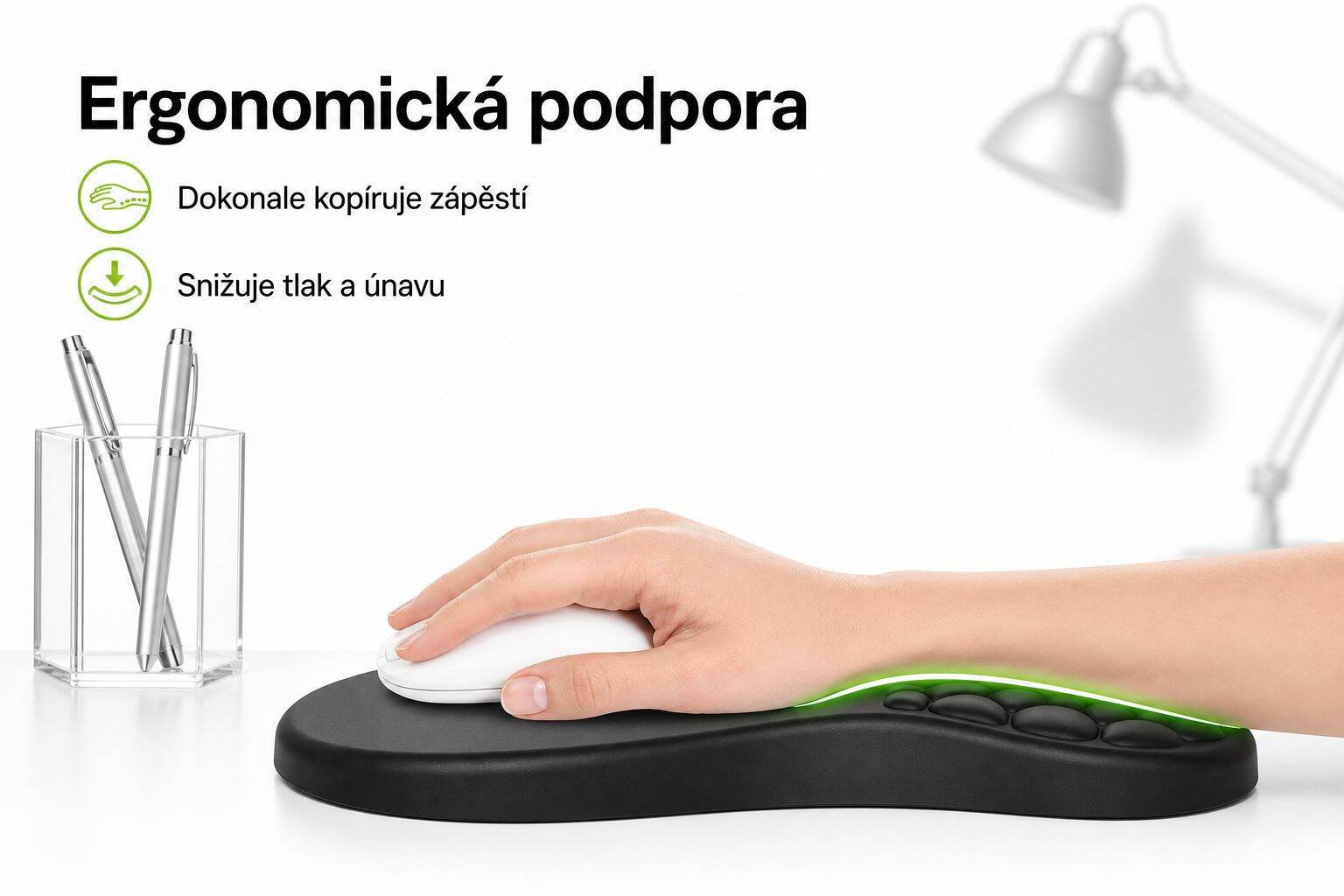 Jednoduchá černá myší podložka se šikmou opěrkou zápěstí