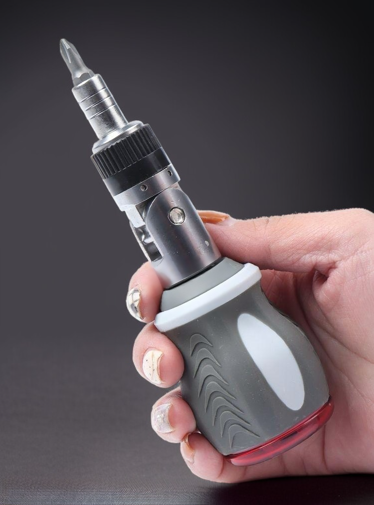 공구함과 드라이버 세트 패키지 사진