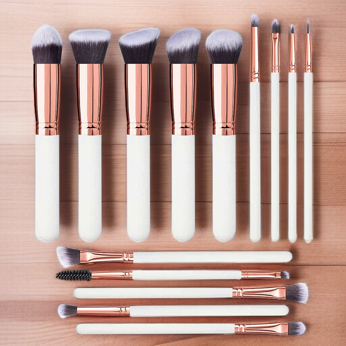 Ergonomic handles of Good Makeup M14 brushes