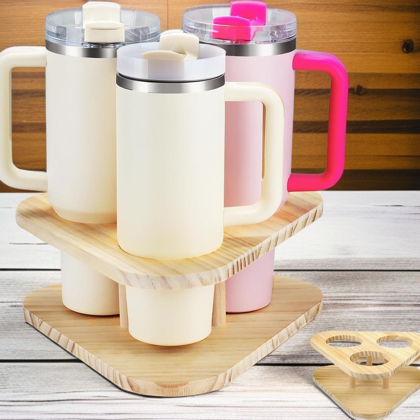 インテリアに馴染むデザインのボトル収納棚