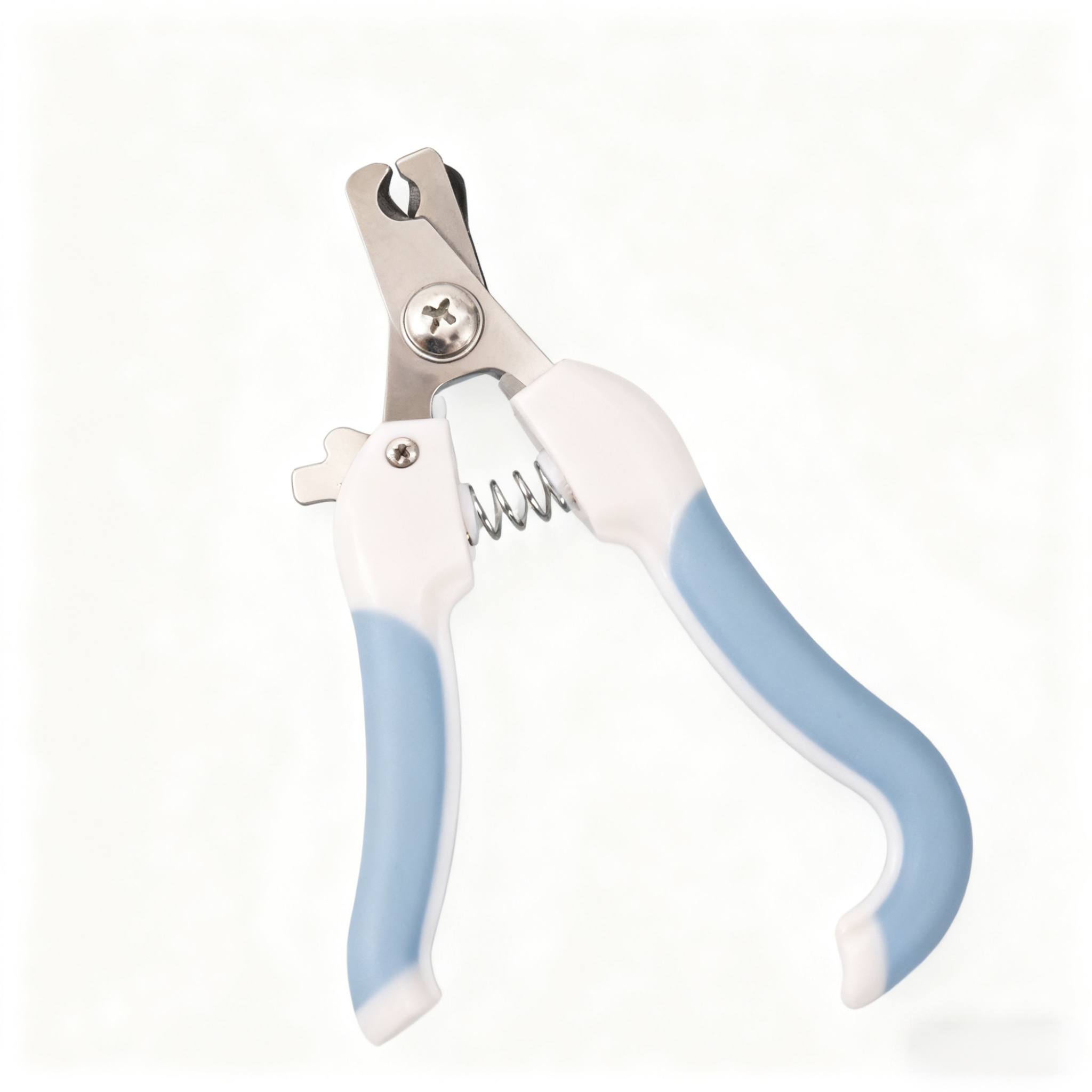 고양이 발톱을 깎는 모습