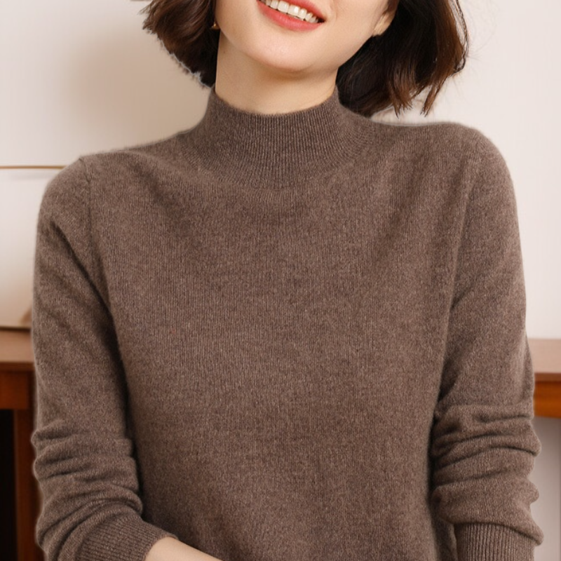 無地ベースのニットウェア