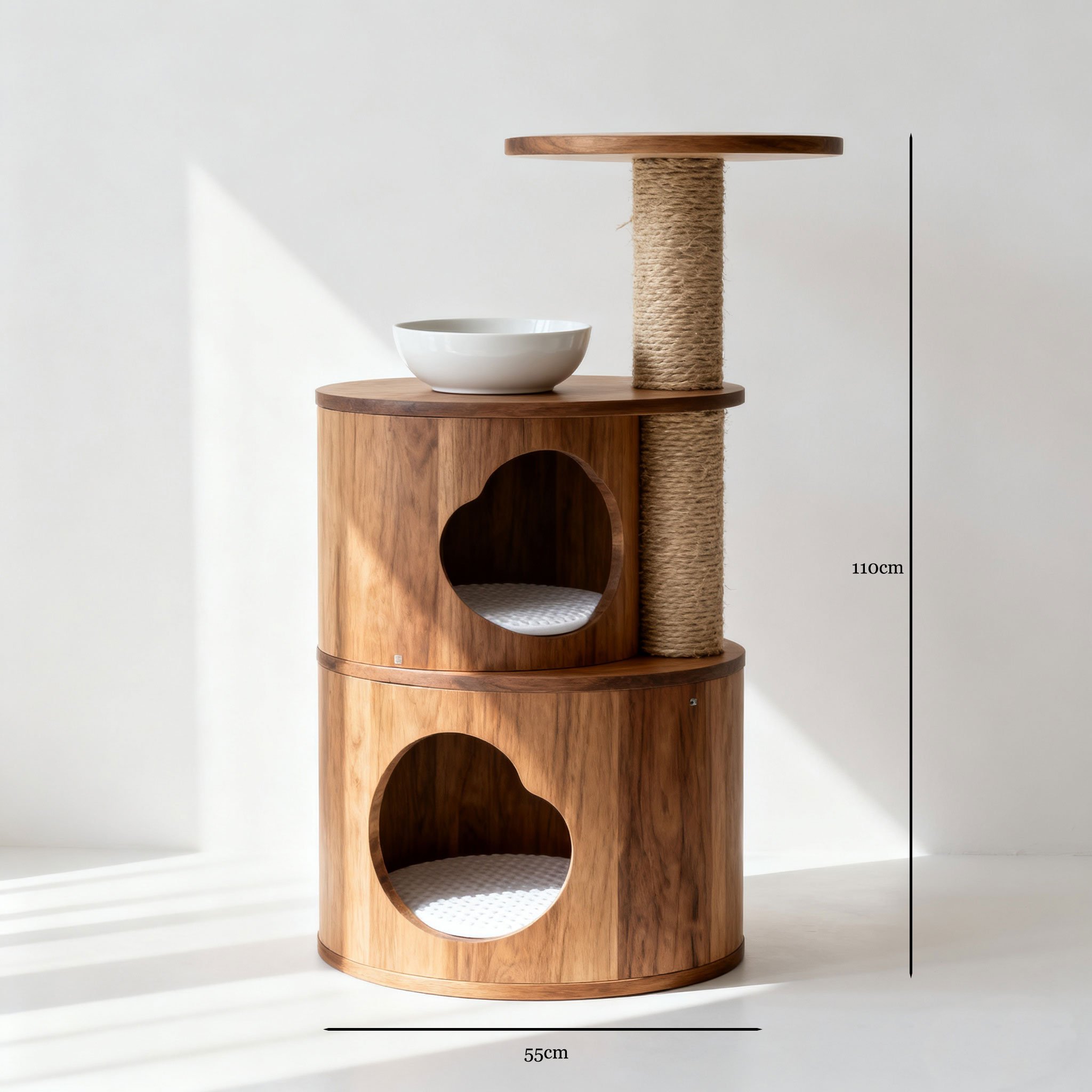 Velká kočka odpočívá v pohodlném pelíšku