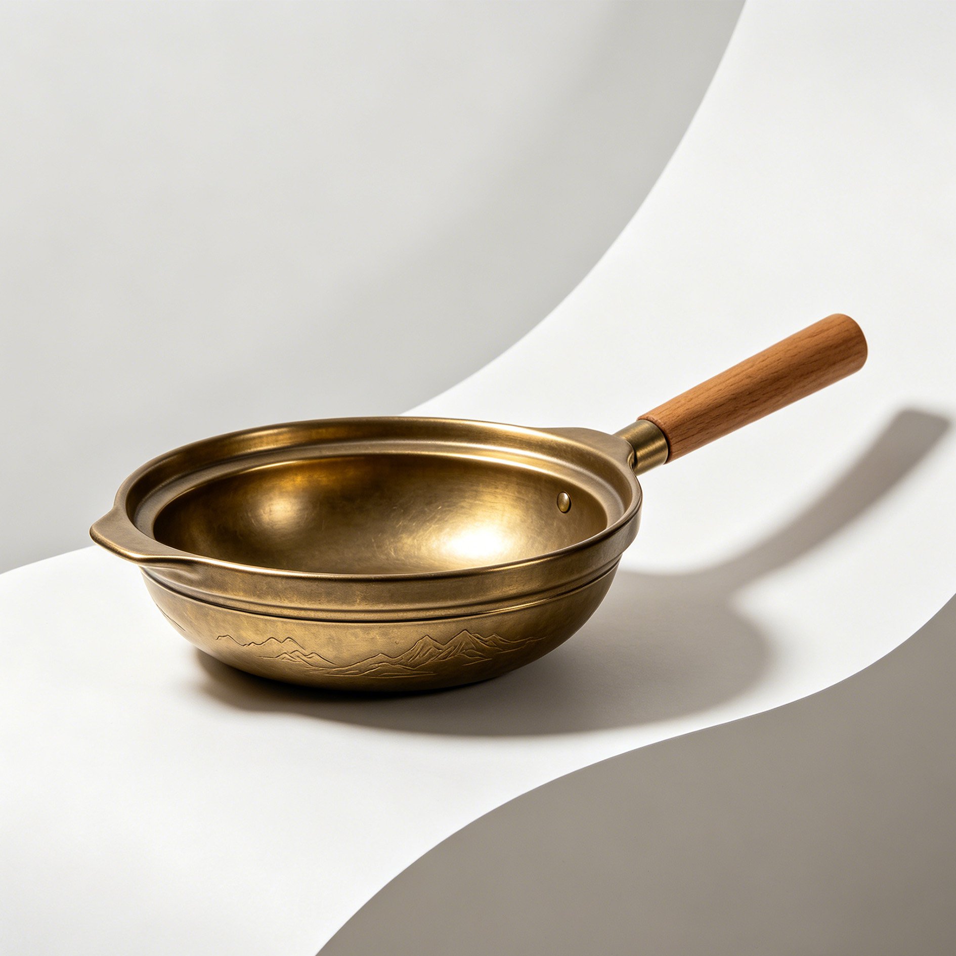 Detailansicht des Messingwoks mit Griffen