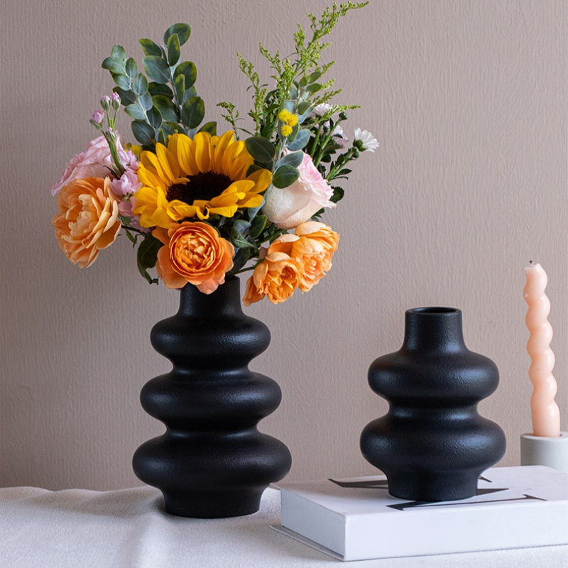 Ceramic frosted vase