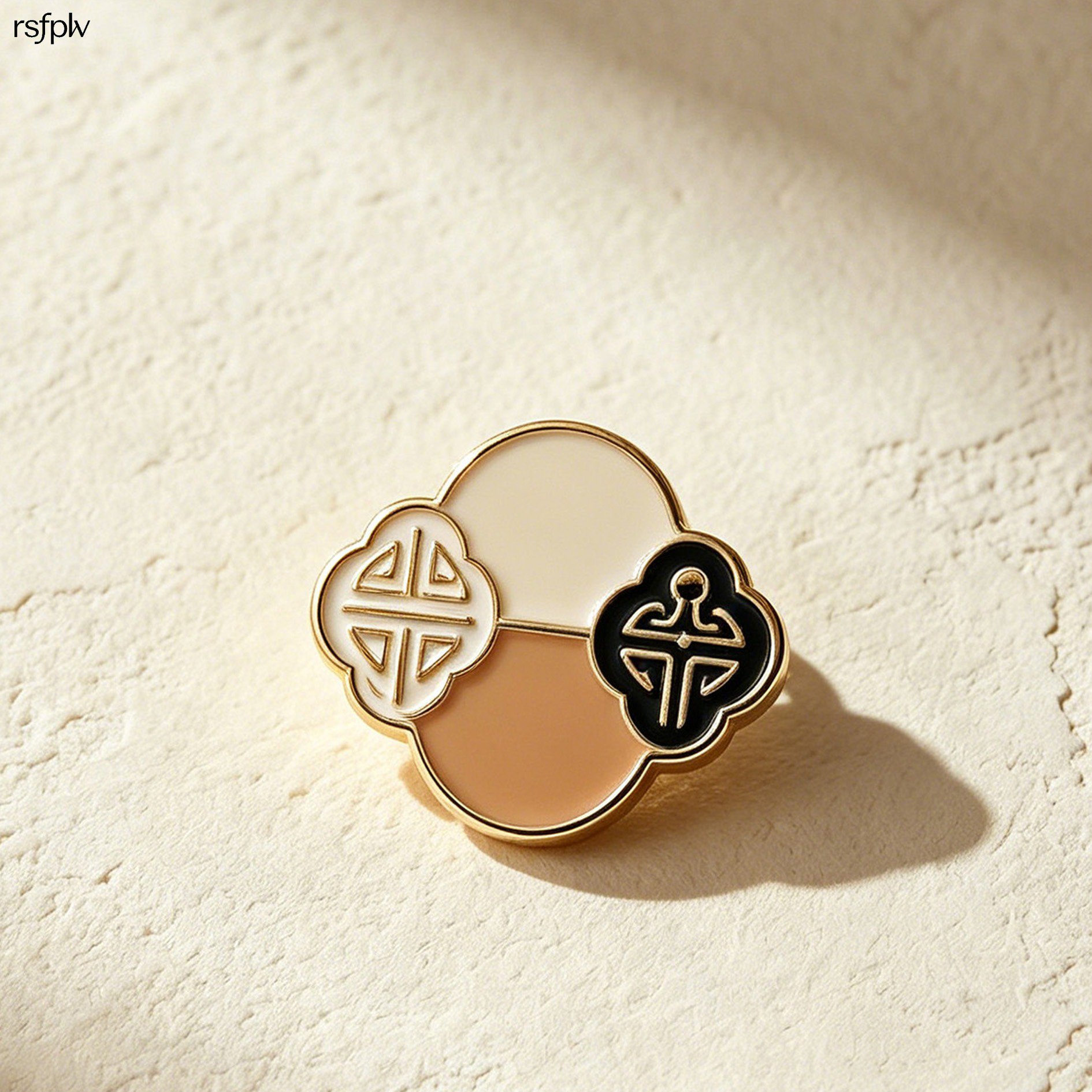 우아한 패션에 어울리는 브로치