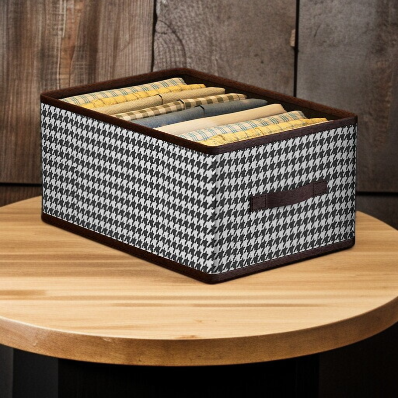 軽量で持ち運びやすい収納ボックス