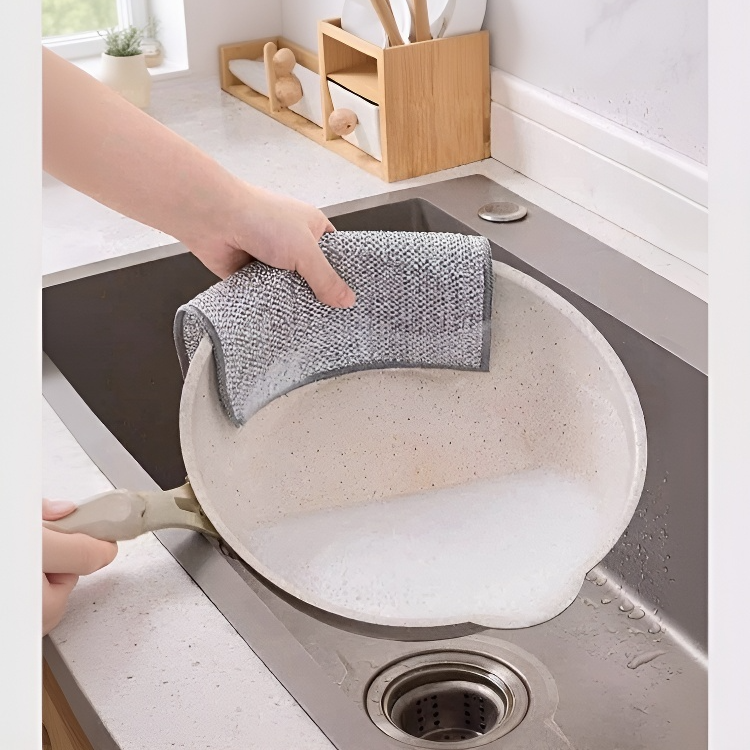  기름이 묻지 않고 실이 빠지지 않는 두꺼운 수세미