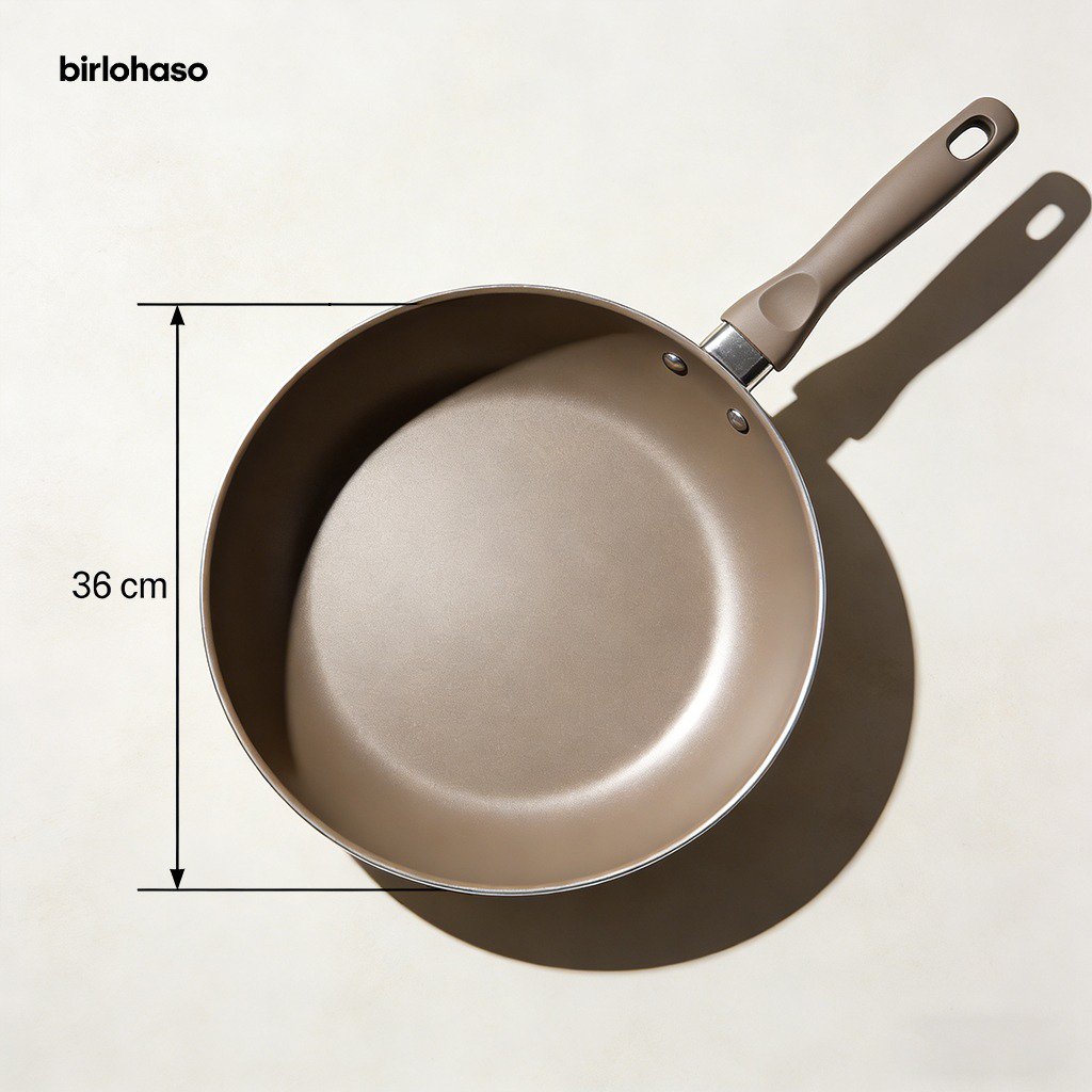 Non-stick pan cooking eggs without oil