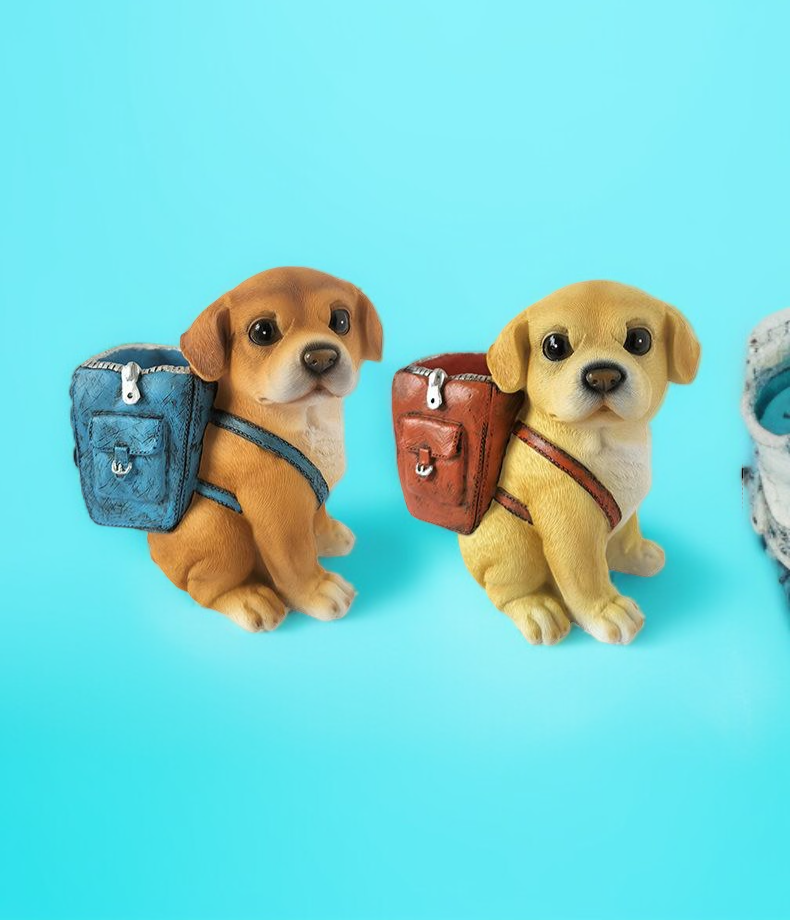 Schreibtisch mit dekorativem niedlichen Stiftehalter