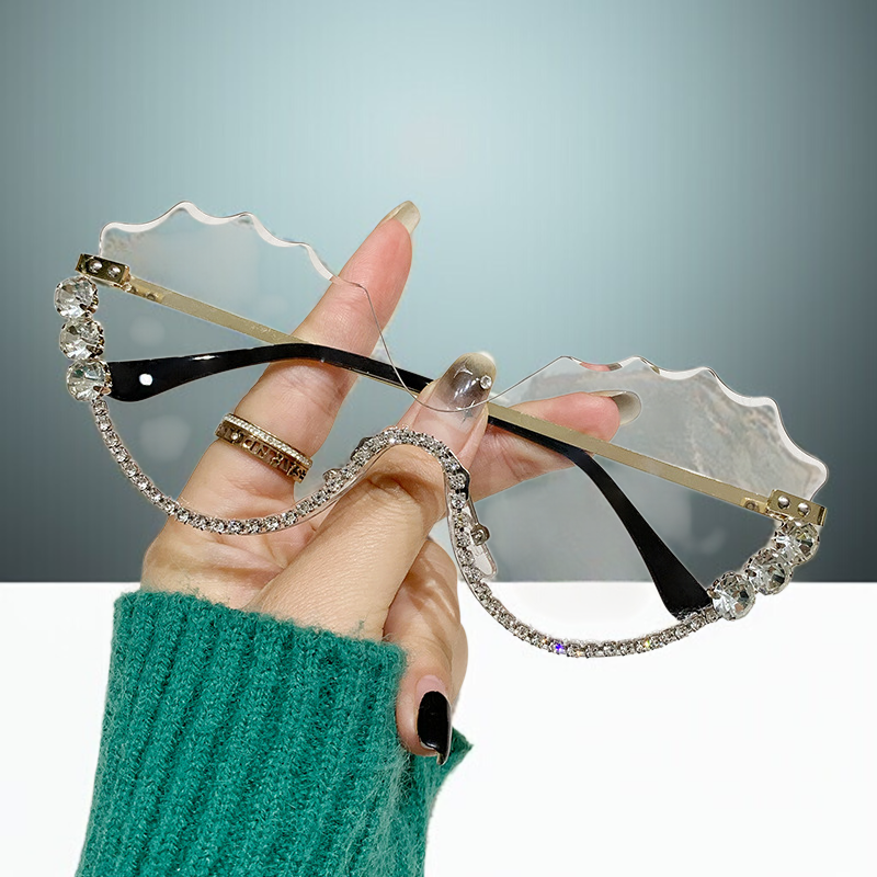 流行幾何形アイウェア　レディースUVサングラス　水晶装飾付き