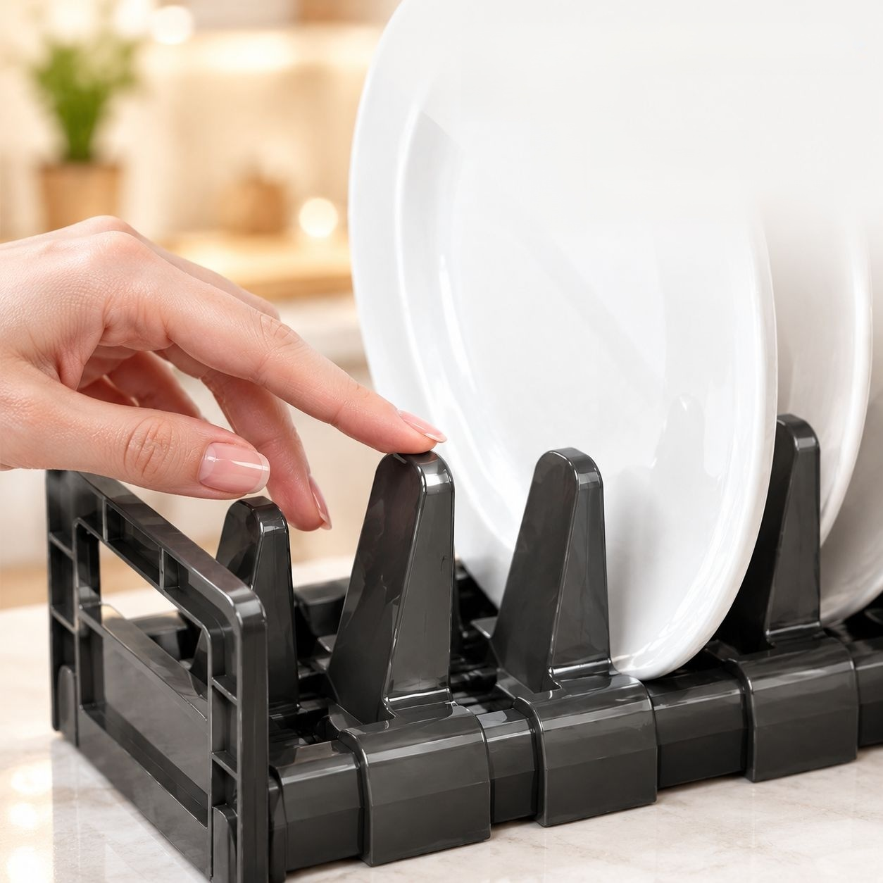 Escurridor práctico para platos y cubiertos en espacios reducidos