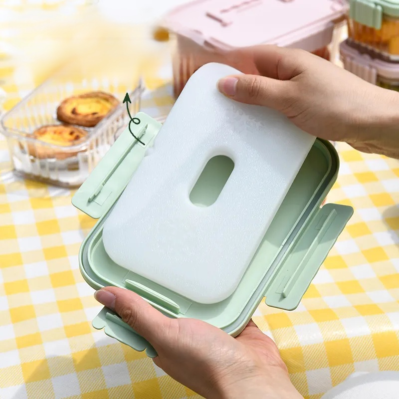 Small Lunch Box with Outer Layer