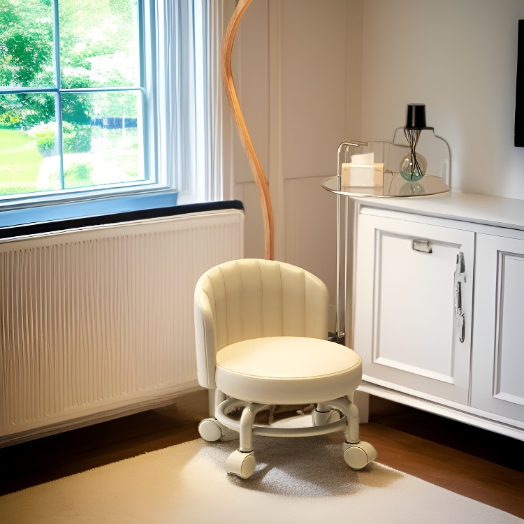 Taburete doméstico con ruedas