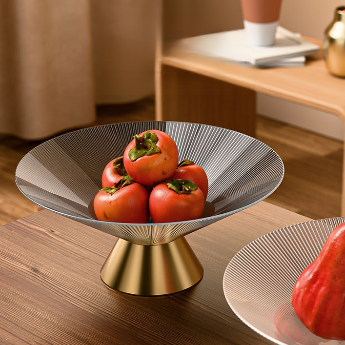 การสะเด็ดน้ำจานผลไม้มีก้าน