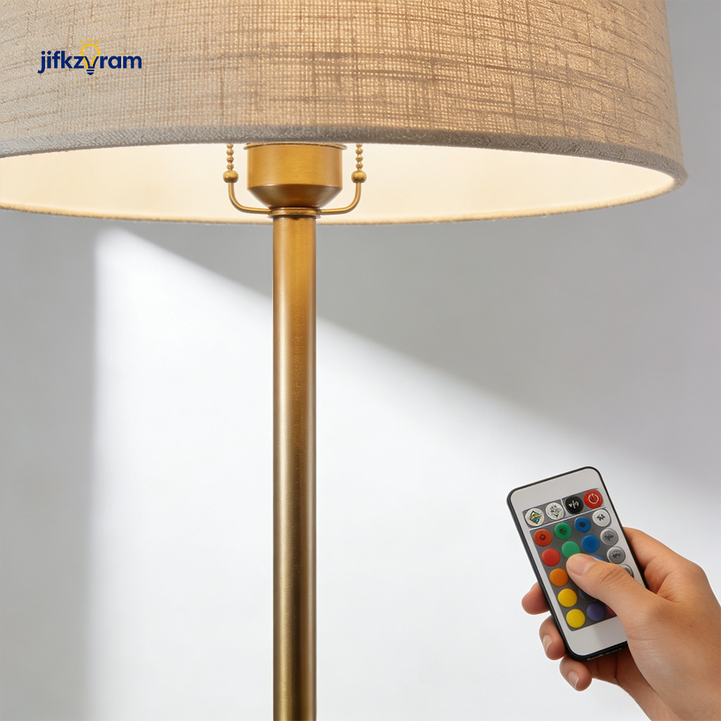 Lámpara de pie ajustable en brillo