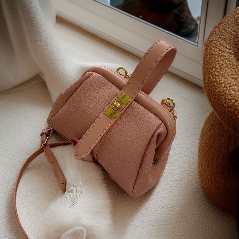 حقيبة يد صغيرة بتصميم جديد وملمس أنيق، حقيبة كروس بودي مريحة للنساء