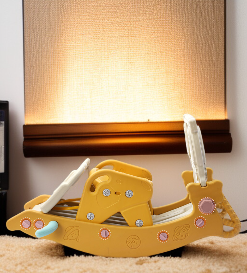 Zjeżdżalnia dziecięca z piłeczkami – zabawa i nauka