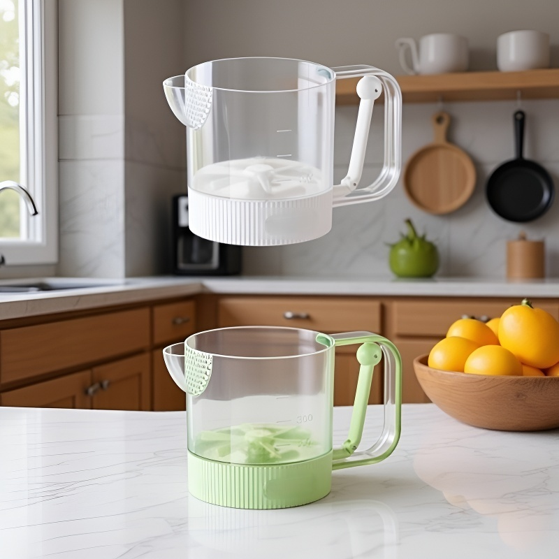 Semi-automatic press egg beater