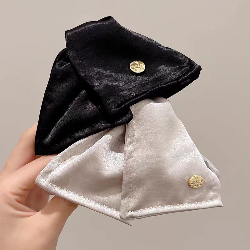 Pinza para el pelo en la parte posterior de la cabeza