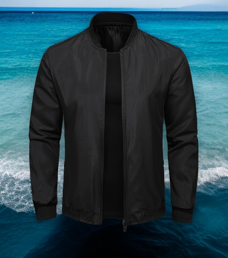 세련된 솔리드 컬러 남성 재킷 착용 샷