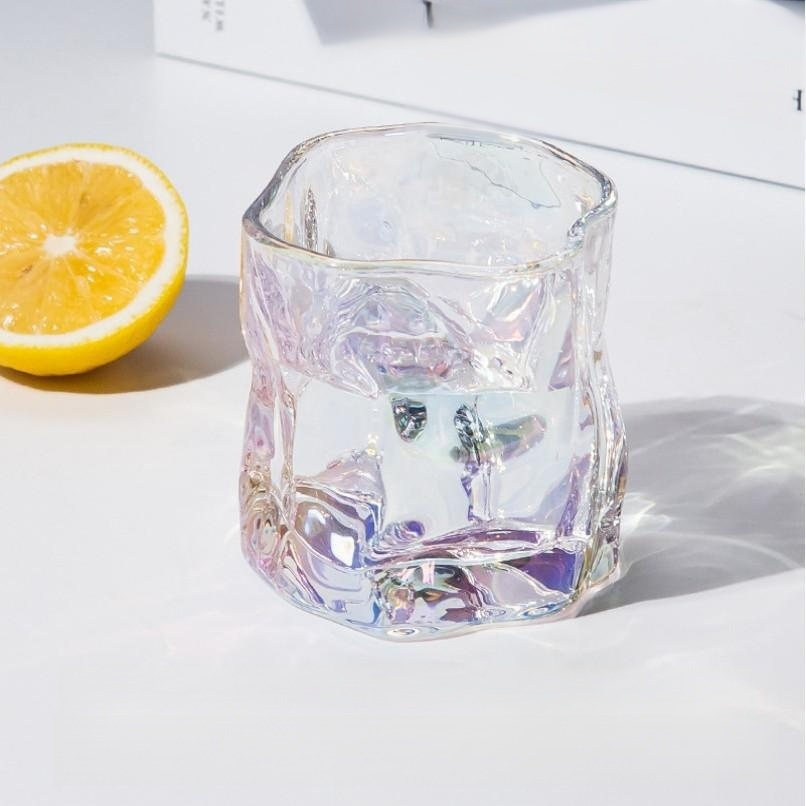 Cooling twisted glass water cup
